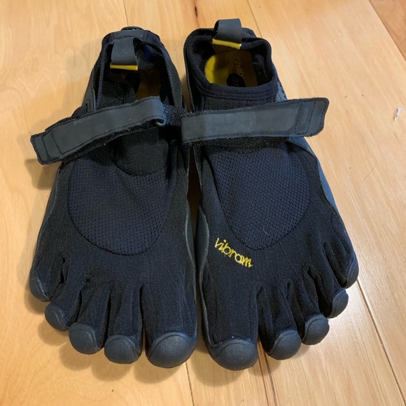Vibram Other - Vibram original classic men’s shoe. Size 40 Vibram Other - Vibram original classic men’s shoe. Size 40